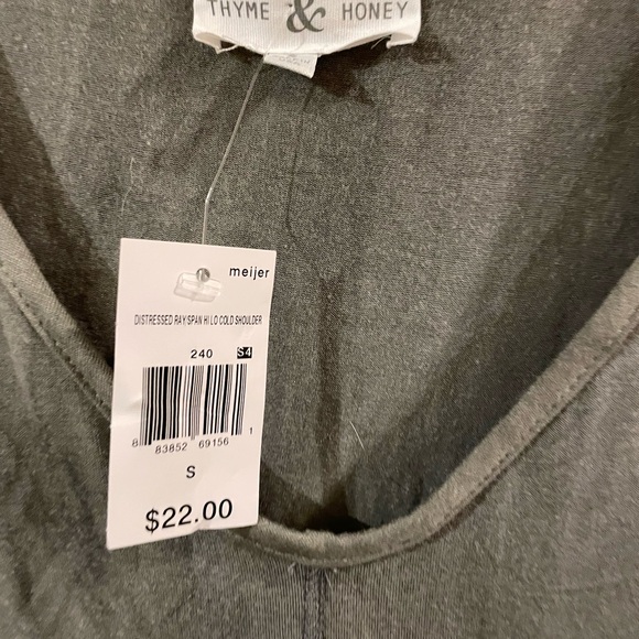 Thyme & Honey green off the shoulder tank top blouse - Picture 4 of 6